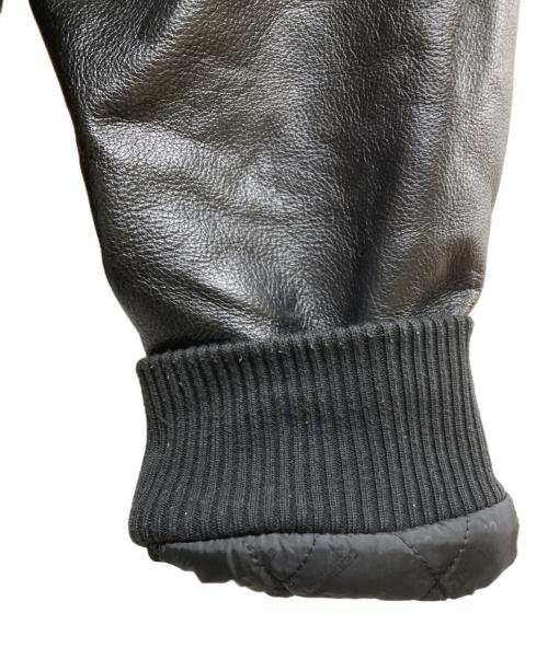 Carhartt WIP（カーハート ワークインプログレス）CARHARTT WIP (カーハート ワークインプログレス) 2020 袖fレザー スタジャン ブラック サイズ:Sの古着・服飾アイテム