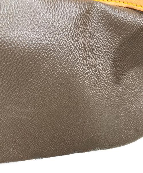 HUNTING WORLD（ハンティングワールド）HUNTING WORLD (ハンティングワールド) ボディーバッグ ブラウンの古着・服飾アイテム