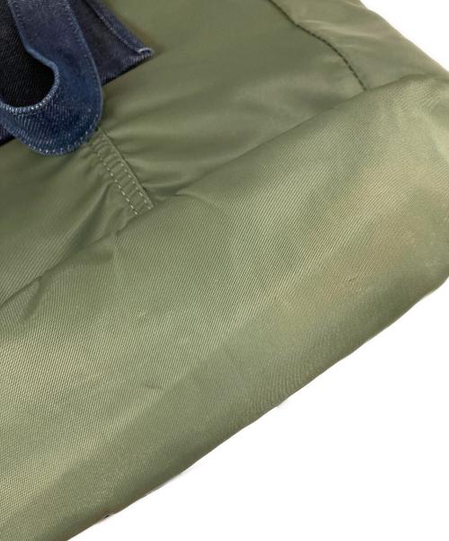 A.P.C.（アーペーセー）A.P.C. (アーペーセー) sacai (サカイ) リバーシブルトートバッグ オリーブ×インディゴ サイズ:OneSizeの古着・服飾アイテム