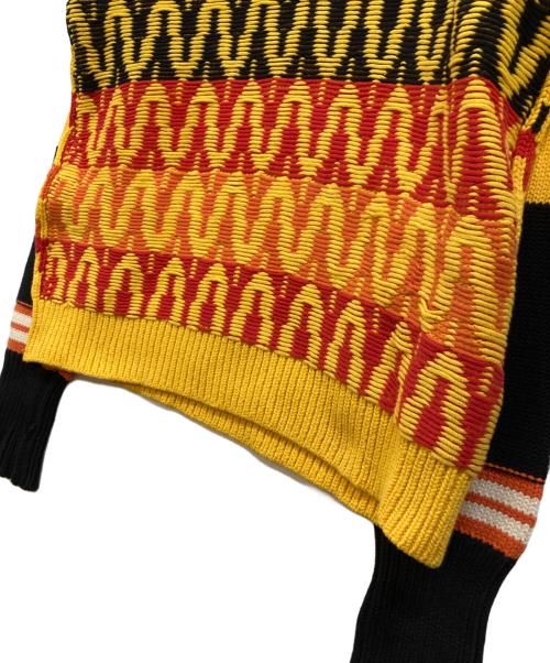 NEIL BARRETT（ニールバレット）NEIL BARRETT (ニールバレット) Embroidered Dropped Shoulder Fit V-Neck Sweater イエロー サイズ:Mの古着・服飾アイテム