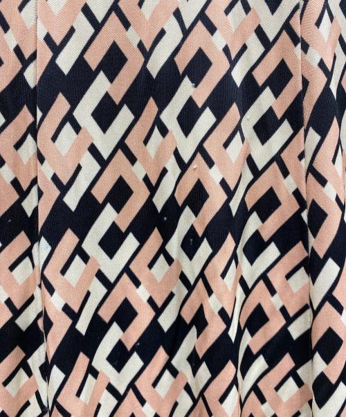 ELISABETTA FRANCHI（エリザベッタフランキ）ELISABETTA FRANCHI (エリザベッタフランキ) 総柄ワンピース ピンク×ブラック サイズ:SIZE 40の古着・服飾アイテム