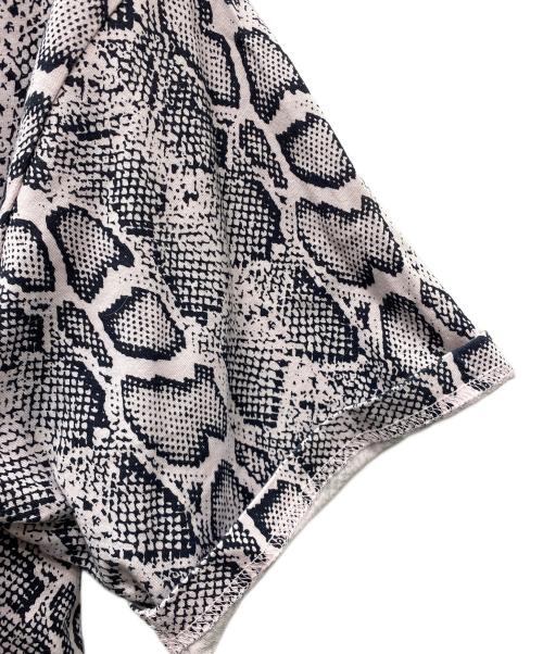 SUPREME（シュプリーム）SUPREME (シュプリーム) 24ss Small Box Tee Snake ピンク×ブラック サイズ:SIZE Mの古着・服飾アイテム