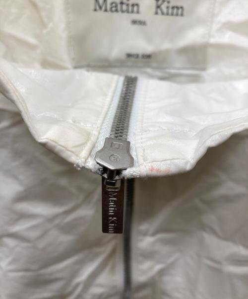 Matin Kim（マーティン・キム）Matin Kim (マーティン・キム) バックロゴショートレングスナイロンジャケット ホワイト サイズ:Sの古着・服飾アイテム