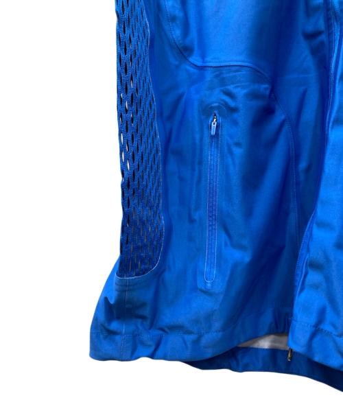 GYAKUSOU（ギャクソウ）GYAKUSOU (ギャクソウ) マウンテンパーカー ブラック×ブルー サイズ:XLの古着・服飾アイテム