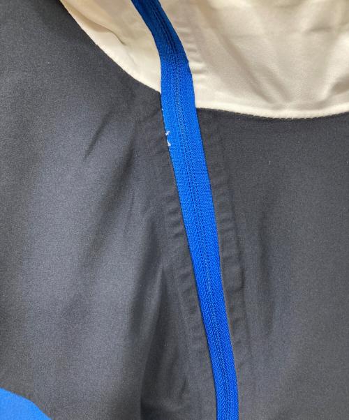 GYAKUSOU（ギャクソウ）GYAKUSOU (ギャクソウ) マウンテンパーカー ブラック×ブルー サイズ:XLの古着・服飾アイテム