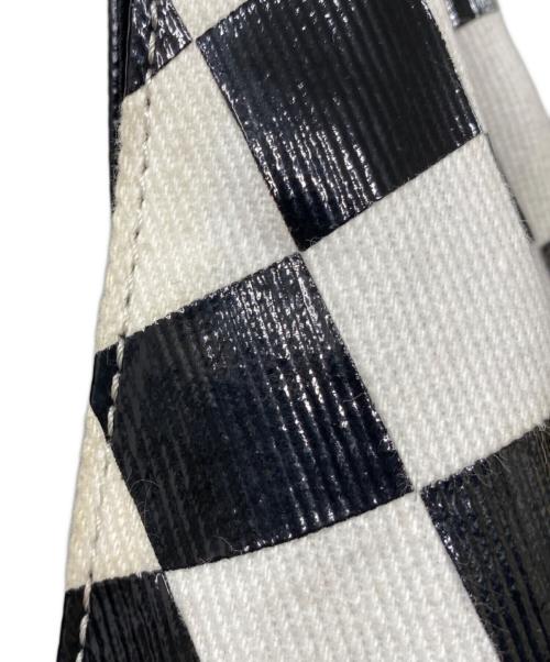 MM6 Maison Margiela（エムエムシックスメゾンマルジェラ）MM6 Maison Margiela (エムエムシックスメゾンマルジェラ) ィストーテッド チェックプリント クラシック Japaneseバッグ ホワイト×ブラック サイズ:OneSizeの古着・服飾アイテム