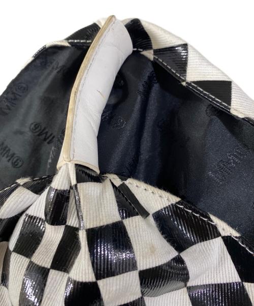 MM6 Maison Margiela（エムエムシックスメゾンマルジェラ）MM6 Maison Margiela (エムエムシックスメゾンマルジェラ) ィストーテッド チェックプリント クラシック Japaneseバッグ ホワイト×ブラック サイズ:OneSizeの古着・服飾アイテム