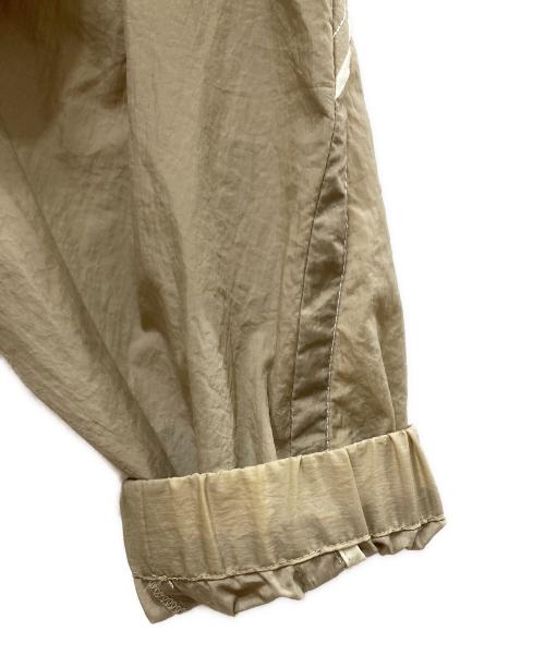 BALMUNG（バルムング）BALMUNG (バルムング) 重ねハイネックビッグパーカー ベージュ サイズ:不明（タグなし）の古着・服飾アイテム