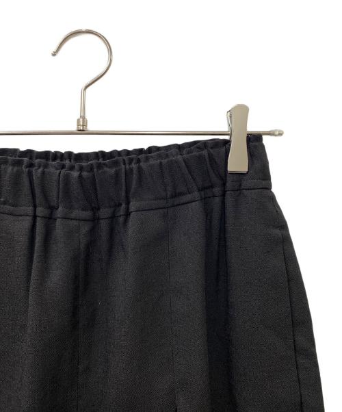 ENFOLD（エンフォルド）ENFOLD (エンフォルド) DRAPE TAPERED-TROUSERS ブラック サイズ:SIZE 38の古着・服飾アイテム