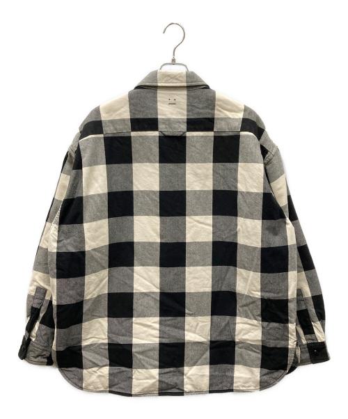 Acne studios（アクネ ストゥディオズ）ACNE STUDIOS (アクネ ストゥディオズ) 23AWフェイスパッチ中綿チェックシャツジャケット ホワイト×ブラック サイズ:Lの古着・服飾アイテム