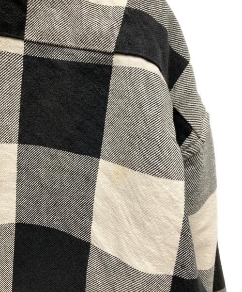 Acne studios（アクネ ストゥディオズ）ACNE STUDIOS (アクネ ストゥディオズ) 23AWフェイスパッチ中綿チェックシャツジャケット ホワイト×ブラック サイズ:Lの古着・服飾アイテム