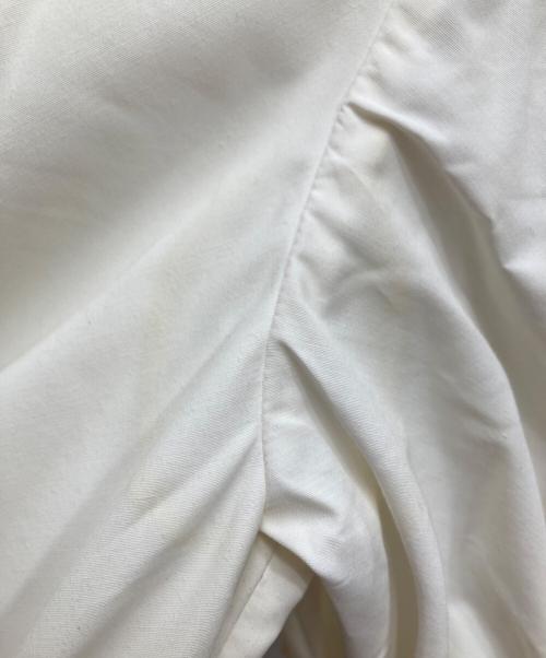 Kaene（カエン）kaene (カエン) タフタカシュクールドレス ホワイト サイズ:38の古着・服飾アイテム