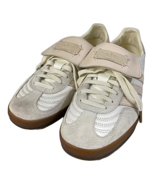 adidas（アディダス）adidas (アディダス) FOOT INDUSTRY (フットインダストリー) GAZELLE INDOOR ローカットスニーカー アイボリー サイズ:27.5cmの古着・服飾アイテム
