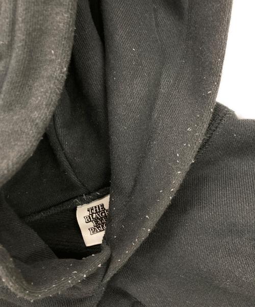 THE BLACK EYE PATCH（ブラックアイパッチ）THE BLACK EYE PATCH (ブラックアイパッチ) OG LABEL HOODIE BLACK ロゴプリントパーカー ブラック サイズ:Mの古着・服飾アイテム