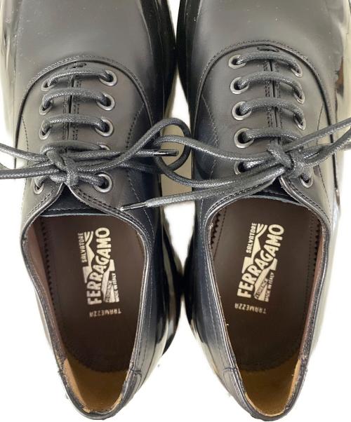 Salvatore Ferragamo TRAMEZZA（サルヴァトーレ・フェラガモ トラメッザ）Salvatore Ferragamo TRAMEZZA (サルヴァトーレ・フェラガモ トラメッザ) ラバーコーティングレザーシューズ ブラック サイズ:8の古着・服飾アイテム