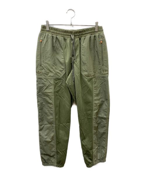 adidas（アディダス）adidas (アディダス) FUCKING AWESOME (ファッキンオーサム) コラボトラックパンツ オリーブ サイズ:SIZE Mの古着・服飾アイテム