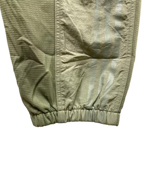 adidas（アディダス）adidas (アディダス) FUCKING AWESOME (ファッキンオーサム) コラボトラックパンツ オリーブ サイズ:SIZE Mの古着・服飾アイテム