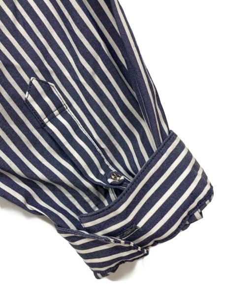 WHITE MOUNTAINEERING（ホワイトマウンテ二アニング）WHITE MOUNTAINEERING (ホワイトマウンテ二アニング) TRIPE STAND COLLAR LONG SHIRT ストライプシャツ ブルー サイズ:2の古着・服飾アイテム