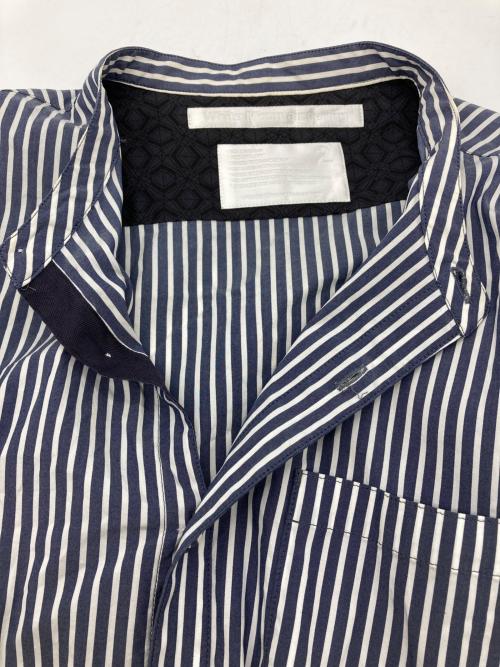 WHITE MOUNTAINEERING（ホワイトマウンテ二アニング）WHITE MOUNTAINEERING (ホワイトマウンテ二アニング) TRIPE STAND COLLAR LONG SHIRT ストライプシャツ ブルー サイズ:2の古着・服飾アイテム