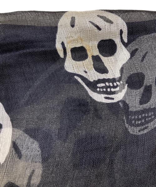 ALEXANDER McQUEEN（アレキサンダーマックイーン）ALEXANDER McQUEEN (アレキサンダーマックイーン) スカル柄スカーフ ブラックの古着・服飾アイテム