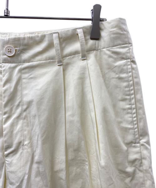 nonnotte（ノノット）nonnotte (ノノット) 2 TACK WIDE TAPERED TROUSERS アイボリー サイズ:Freeの古着・服飾アイテム