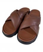 UGGアグ）の古着「CAPITOLA CROSS SLIDE」｜ブラウン