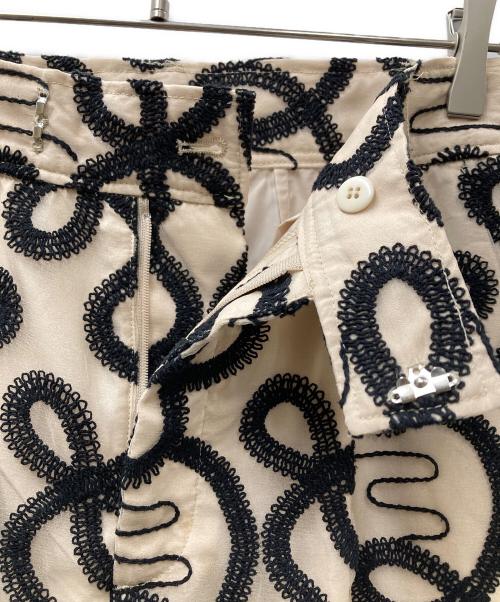 MAISON SPECIAL（メゾンスペシャル）MAISON SPECIAL (メゾンスペシャル) エンブロイダリーレースパンツ ベージュ×ブラック サイズ:36の古着・服飾アイテム
