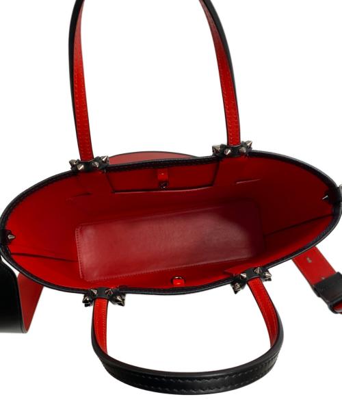 Christian Louboutin（クリスチャン・ルブタン）Christian Louboutin (クリスチャン・ルブタン) CABATA N/S CALF EMPIRE スタッズ レザー 2WAYトートバッグ ブラック×レッドの古着・服飾アイテム