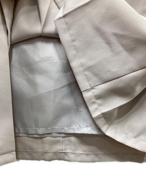 UNITED TOKYO（ユナイテッドトーキョー）UNITED TOKYO (ユナイテッドトーキョー) プリーテッドカッティングスカート アイボリー サイズ:1の古着・服飾アイテム