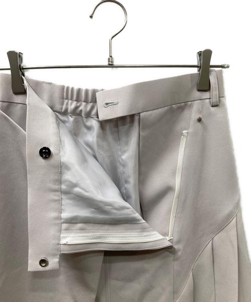 UNITED TOKYO（ユナイテッドトーキョー）UNITED TOKYO (ユナイテッドトーキョー) プリーテッドカッティングスカート アイボリー サイズ:1の古着・服飾アイテム