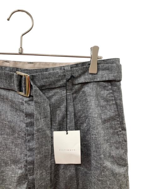 VICTIM&CO.（ヴィクティム）VICTIM&CO. (ヴィクティム) LINEN WIDE SHORTS グレー サイズ:3 未使用品の古着・服飾アイテム