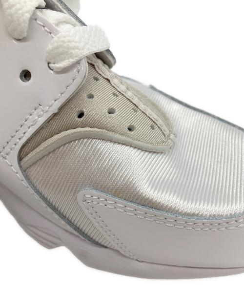 NIKE（ナイキ）NIKE (ナイキ) WMNS AIR HUARACHE ホワイト サイズ:23の古着・服飾アイテム
