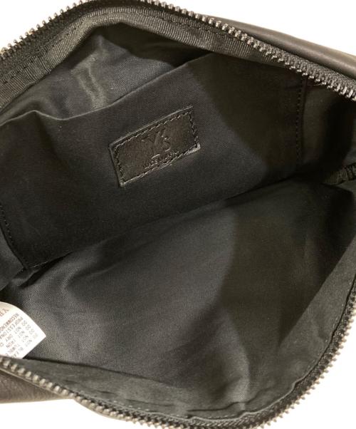 Y's（ワイズ）Y's (ワイズ) Metal Clasp Cross Bag 'Black' ブラックの古着・服飾アイテム