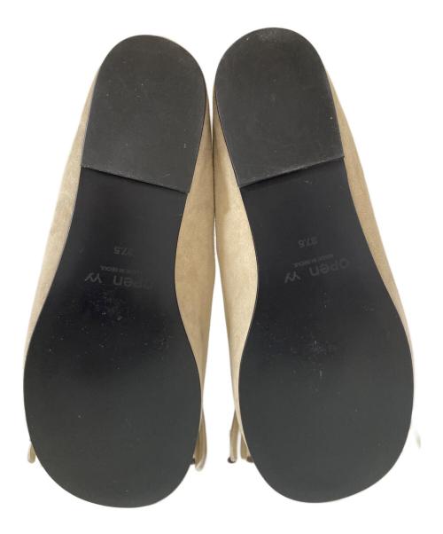 OPEN YY（オープンワイワイ）OPEN YY (オープンワイワイ) 25SS BUN SUEDE FRING FLAT スエード タッセルバレエシューズ ベージュ サイズ:37.5 未使用品の古着・服飾アイテム