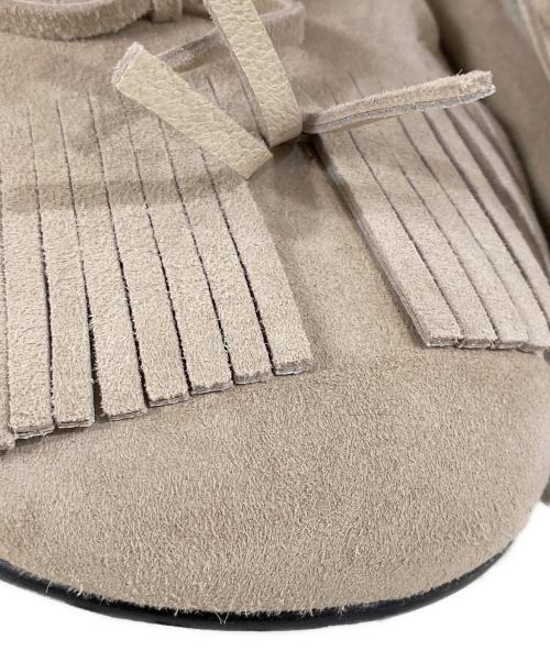 OPEN YY（オープンワイワイ）OPEN YY (オープンワイワイ) 25SS BUN SUEDE FRING FLAT スエード タッセルバレエシューズ ベージュ サイズ:37.5 未使用品の古着・服飾アイテム
