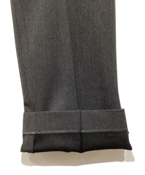 VICTIM（ヴィクティム）VICTIM (ヴィクティム) センタープレススラックス グレー サイズ:Mの古着・服飾アイテム
