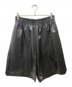 BOTTEGA VENETAボッテガベネタ）の古着「20AW シャイニー レザーショーツ」｜ブラック