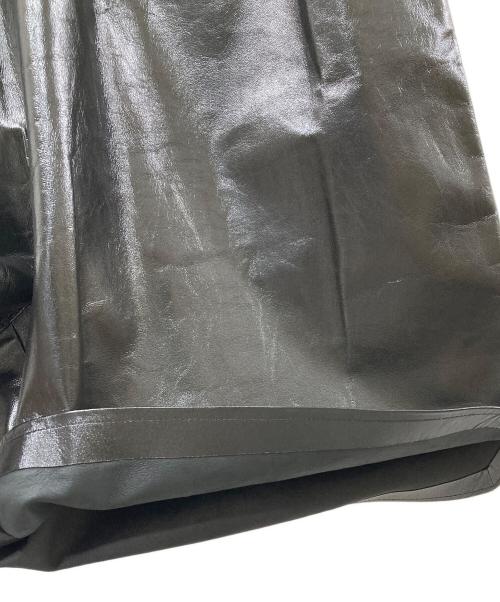 BOTTEGA VENETA（ボッテガベネタ）BOTTEGA VENETA (ボッテガベネタ) 20AW シャイニー レザーショーツ ブラック サイズ:Mの古着・服飾アイテム