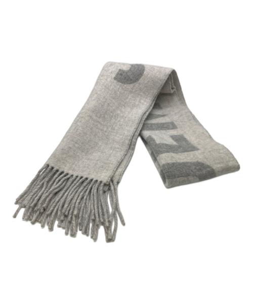 jacquemus（ジャックムス）jacquemus (ジャックムス) ロゴストール グレーの古着・服飾アイテム