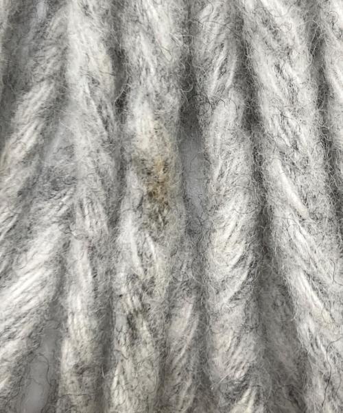 jacquemus（ジャックムス）jacquemus (ジャックムス) ロゴストール グレーの古着・服飾アイテム