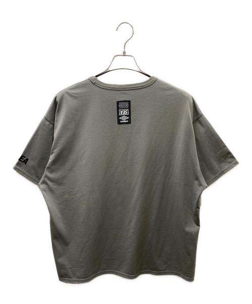 WIND AND SEA（ウィンダンシー）WIND AND SEA (ウィンダンシー) UMBRO (アンブロ) コラボロゴTシャツ グレー サイズ:Mの古着・服飾アイテム