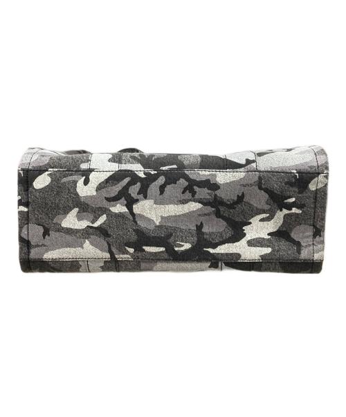 MARC JACOBS（マークジェイコブズ）MARC JACOBS (マークジェイコブス) ザ マーク カモ デニム トートバッグ ブラック×グレー サイズ:OneSizeの古着・服飾アイテム