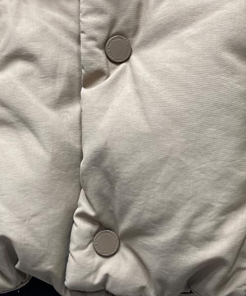 Y(dot)BY NORDISK（ワイドット バイ ノルディスク）Y(dot)BY NORDISK (ワイドット バイ ノルディスク) ダウンベスト ベージュ サイズ:Mの古着・服飾アイテム