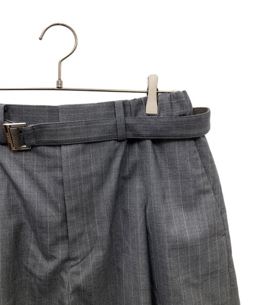 sacai（サカイ）sacai (サカイ) Chalk Stripe Shorts ハーフパンツ グレー サイズ:SIZE 2の古着・服飾アイテム