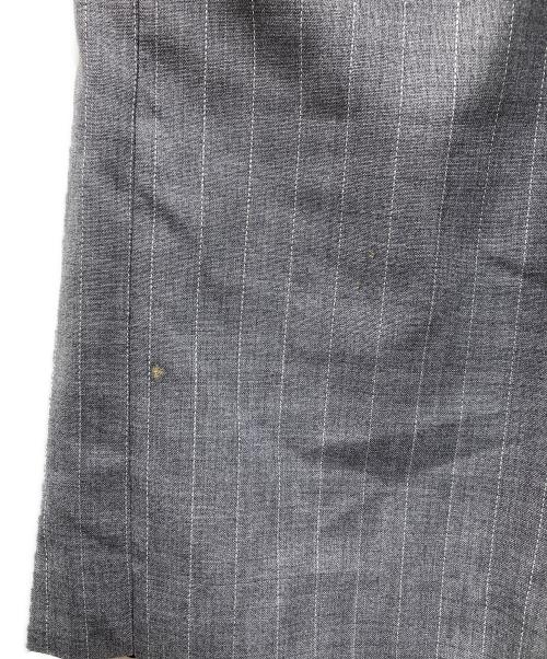 sacai（サカイ）sacai (サカイ) Chalk Stripe Shorts ハーフパンツ グレー サイズ:SIZE 2の古着・服飾アイテム