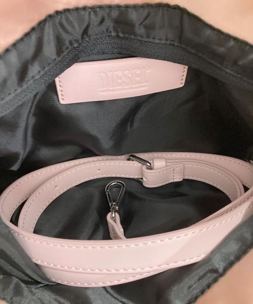 DIESEL（ディーゼル）DIESEL (ディーゼル) パデッド ショルダーバッグ ピンクの古着・服飾アイテム