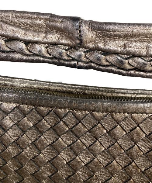 BOTTEGA VENETA（ボッテガベネタ）BOTTEGA VENETA (ボッテガベネタ) イントレチャート ワンショルダーバッグ シャンパンゴールドの古着・服飾アイテム