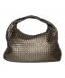 BOTTEGA VENETA (ボッテガベネタ) イントレチャート ワンショルダーバッグ シャンパンゴールド：100000円