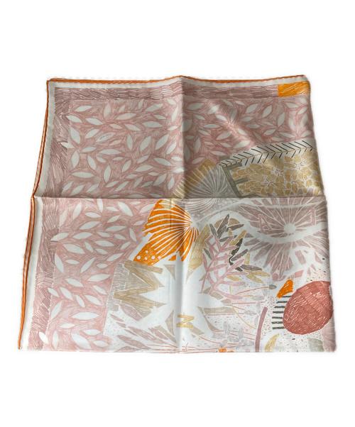 HERMES（エルメス）HERMES (エルメス) カレ90 Chacun Fait Son Nid それぞれの巣作り スカーフ ホワイト×オレンジの古着・服飾アイテム
