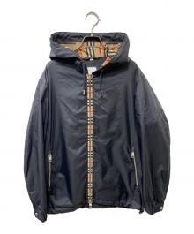 BURBERRY（バーバリー）の古着「ノヴァチェック切替ナイロンジャケット」｜ブラック